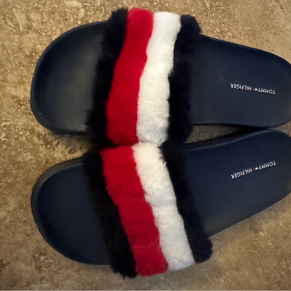 Size 6 Woman’s Tommy Hilfiger Sandals - Picture 4 of 7